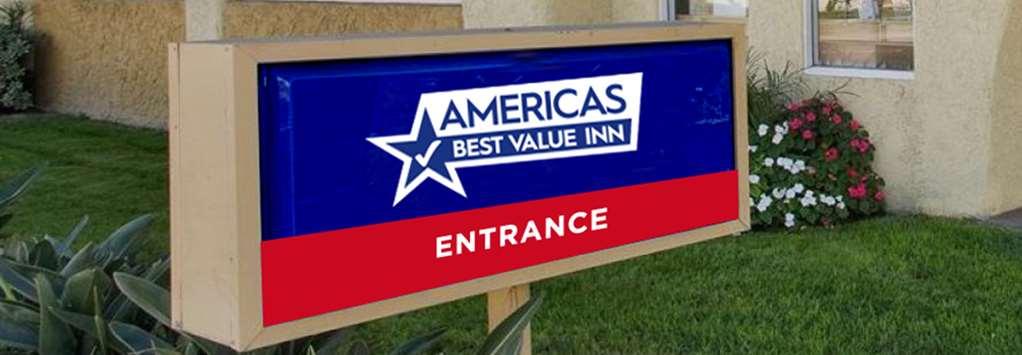 Americas Best Value Inn & Suites Forsyth Ngoại thất bức ảnh
